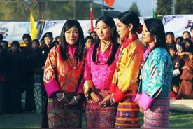 不丹老国王娶4个亲姐妹，个个肤白貌美丹凤眼，生下5颗耀眼明珠图片