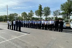 奥利给~这个驾校的教练都会漂移图片