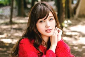 金莎，曾经的当红女星如今街头卖唱，她是如何糊掉的？图片