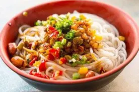 最适合夏天嗦的粉，南昌拌粉，香辣爽滑，江西人的心头好，尝尝？图片