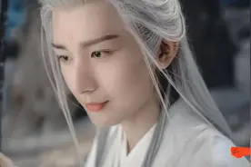 细节见人品——成毅在《沉香如屑》开机仪式上奔扶晕倒演员图片