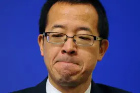 教培行业被时代“终结”，俞敏洪一边开会一边哭，上市公司遭腰斩图片