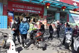 在一线丨疫情在前 责任在肩——洛阳交警青年坚守疫情防控一线图片