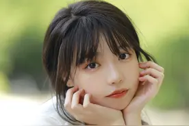 甜美少女丨就想静静地看着你图片