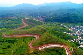 网红打卡地里的河北新变丨一条60.4公里的“天路”，“伸手就能摸到云”……图片