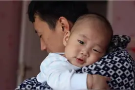 孩子从小和谁睡一起睡，会影响宝宝将来的性格，家长心里要有数图片