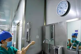 手术中的她，突然变得异常兴奋，医生立即判断：这是局麻药中毒图片