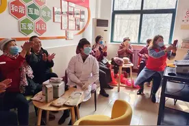 胶州养老机构养老金认证启用“人脸识别” 已有20家机构、1542名老人使用图片