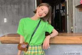 听说：T恤越大越好看？看下面这5组“搭配”，时髦慵懒不说还藏肉图片