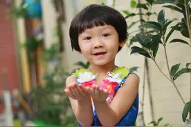 一组幼儿艺术照，不知拍的好不，有请大家指点一下图片