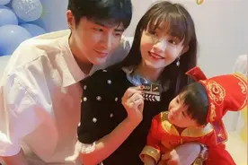 姜潮第一次见儿子被丑到，医生回应：别嫌弃宝宝，他颜值很高图片