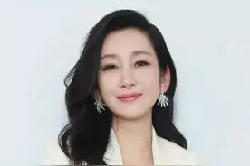 影后秦海璐的悲催情史，两次嫁富豪梦碎！二婚老公把她宠成公主图片