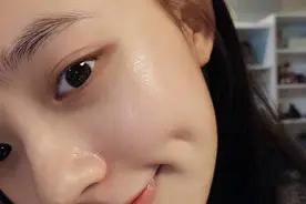30岁的女人护肤别大意，尤其是眼霜，用对了年轻好几岁图片