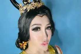 还记得“蛇精脸”刘梓晨？如今胖到认不出，网友：还不如不整！图片