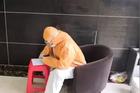 隔离点的老人说想家，志愿者小伙眼眶红了……图片