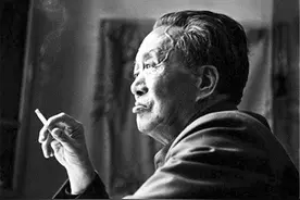 18岁嫁给老师，战火中相伴16年，养育4个孩子，却在和平之时离婚图片