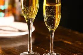 酒杯也有这么多讲究？来看白酒、威士忌、葡萄酒杯大PK图片