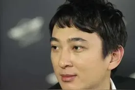 王思聪千年不变的发型，网友纳闷都这么有钱了为啥不换个帅气发型图片