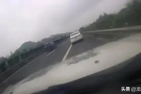 妻子第一次上高速，丈夫嫌其技术差弃车暴走！图片