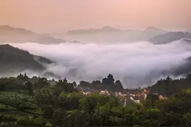 这种拳法很有特色，“一动就拧”，好好体会一下图片