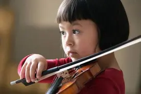 幼儿园期间，孩子要不要上兴趣班？小学老师给出的忠告很受用图片