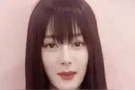 啥情况？迪丽热巴晒视频引热议，脸变形显老认不出还撞脸李小璐图片