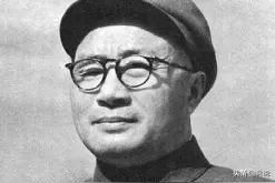 刘伯承办校，会上点名10个将领，希望来学习，其一杨得志图片