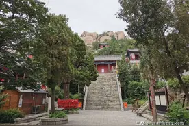 素有天下第一奇山之称，峄山风景区，帝王将相曾多次攀登图片