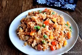 早餐做此饭，一焖就熟，有菜有肉还有饭，营养又美味，孩子抢着吃图片