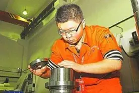10年前，那个放弃北大，选择去读技校的青海学霸周浩，后来怎样了图片