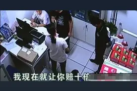 4岁孩子逛超市拿零食忘付钱，超市要求十倍付款，宝妈做法获称赞图片