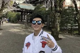 张哲瀚丑闻缠身遭官媒批评，23家品牌与其解约，恐遭天价索赔图片
