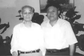 张爱萍苦寻江苏老兵数十年，相见后泪如泉涌发问：为何不来找我？图片