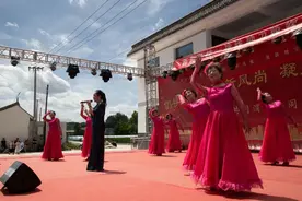 西和县“乞巧杯”乞巧之声音乐啤酒季开幕图片