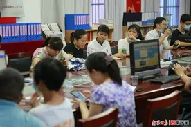 南宁市高中招生首日：全市110名全A+考生全部被南宁二中、三中录取图片