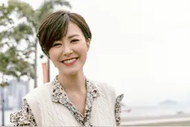 30岁港姐开车差点滚下悬崖！幸获男星及时相救，现场曝光太惊险图片