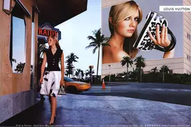 卡罗莱娜·科库娃 Karolina Kurkova LV 2001 春季大片图片