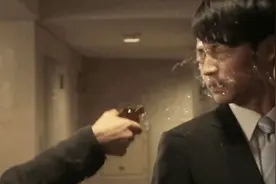 丑女爱上了帅哥，为了嫁给他，竟用硫酸泼瞎了他的双眼！视频封面
