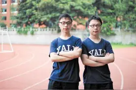 农村家庭出俩“贵子”，两个儿子分别考上清华和复旦，为全村争光图片