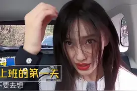 baby徒手薅“假发片”，当镜头拍到她的头顶，原来上帝是公平的图片