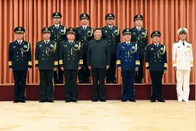 解放军再添4名上将！刘振立刷新公开履历最年轻上将记录图片