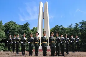 他们，用青春守护国旗！图片