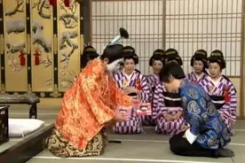 登上4次春晚，因跪日本天皇被“封杀”，消失5年的刘谦现状如何？图片