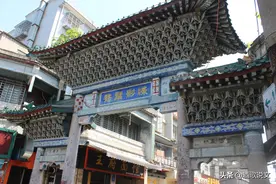 民间故事：老木匠遇到新问题，先生掐指一算，明日能交贵人运图片