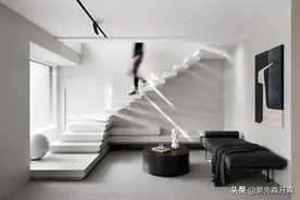 悬浮式楼梯，演绎光与影的哑剧图片