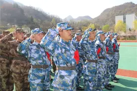 陕西省略阳县：为首批春季入伍新兵举行欢送仪式图片