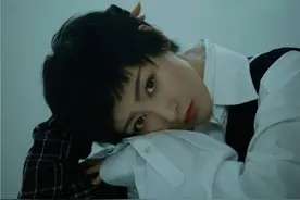 短发的张天爱长这样？狗啃刘海毫无女神范儿，还是长发看着舒服图片