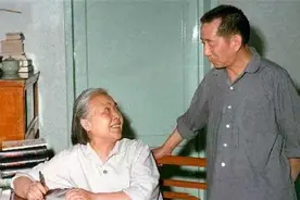 丁玲：被囚狱中3年，与叛徒嫌疑人同床共枕，狱中生下一名女婴图片