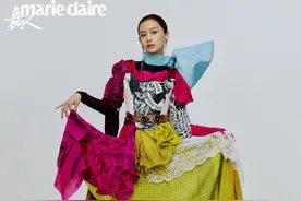 Angelababy穿抹胸裙秀性感香肩 肤白貌美眼神迷离图片
