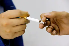有烟瘾，经常抽烟，但又有坚持喝茶的好习惯，身体会怎么样？图片